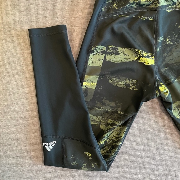 ADIDAS techfit Leggings - Picture 1 of 6